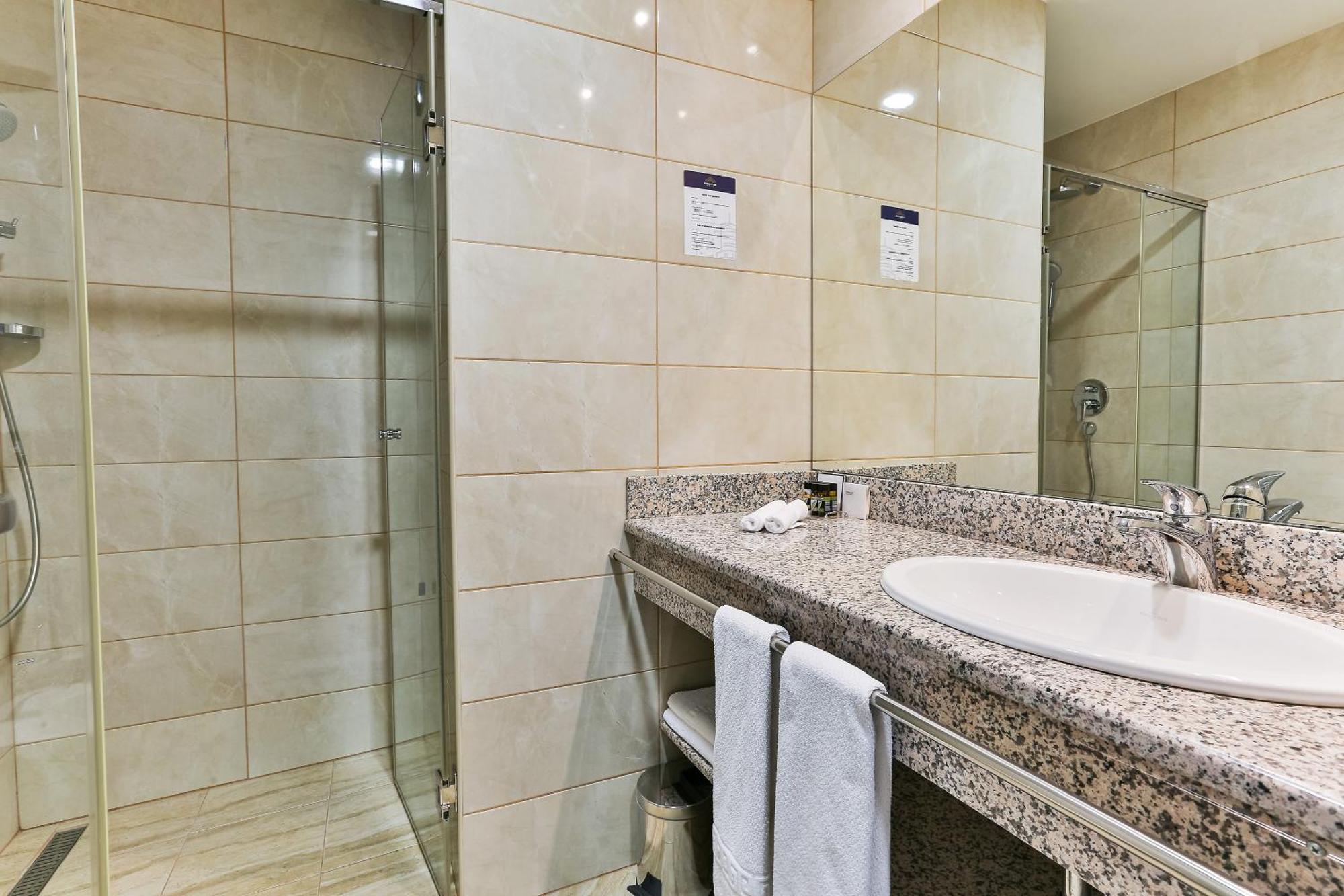 Kings Park Hotel Podgorica Esterno foto