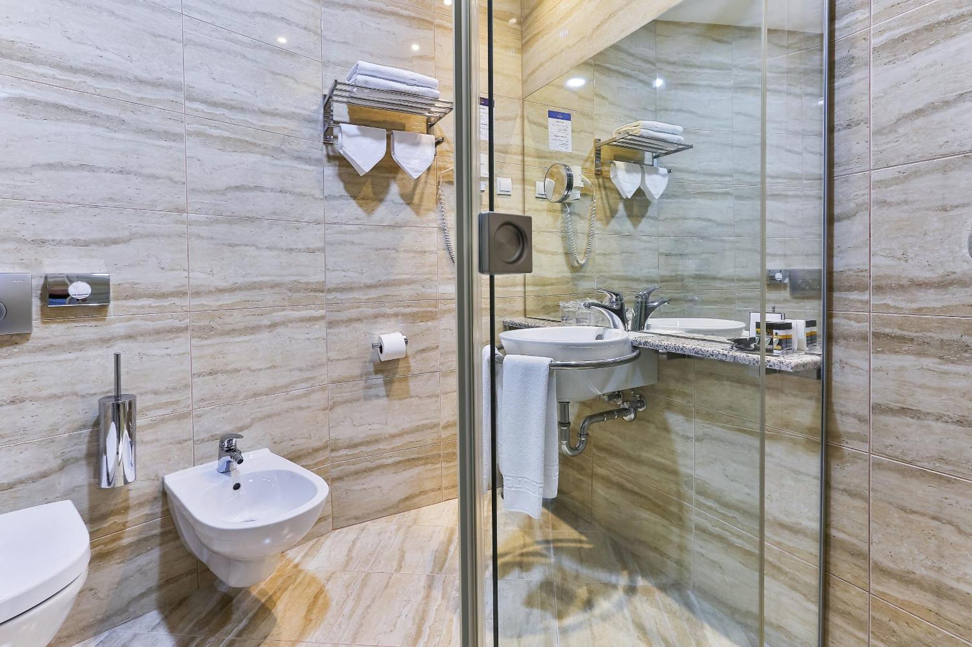 Kings Park Hotel Podgorica Esterno foto