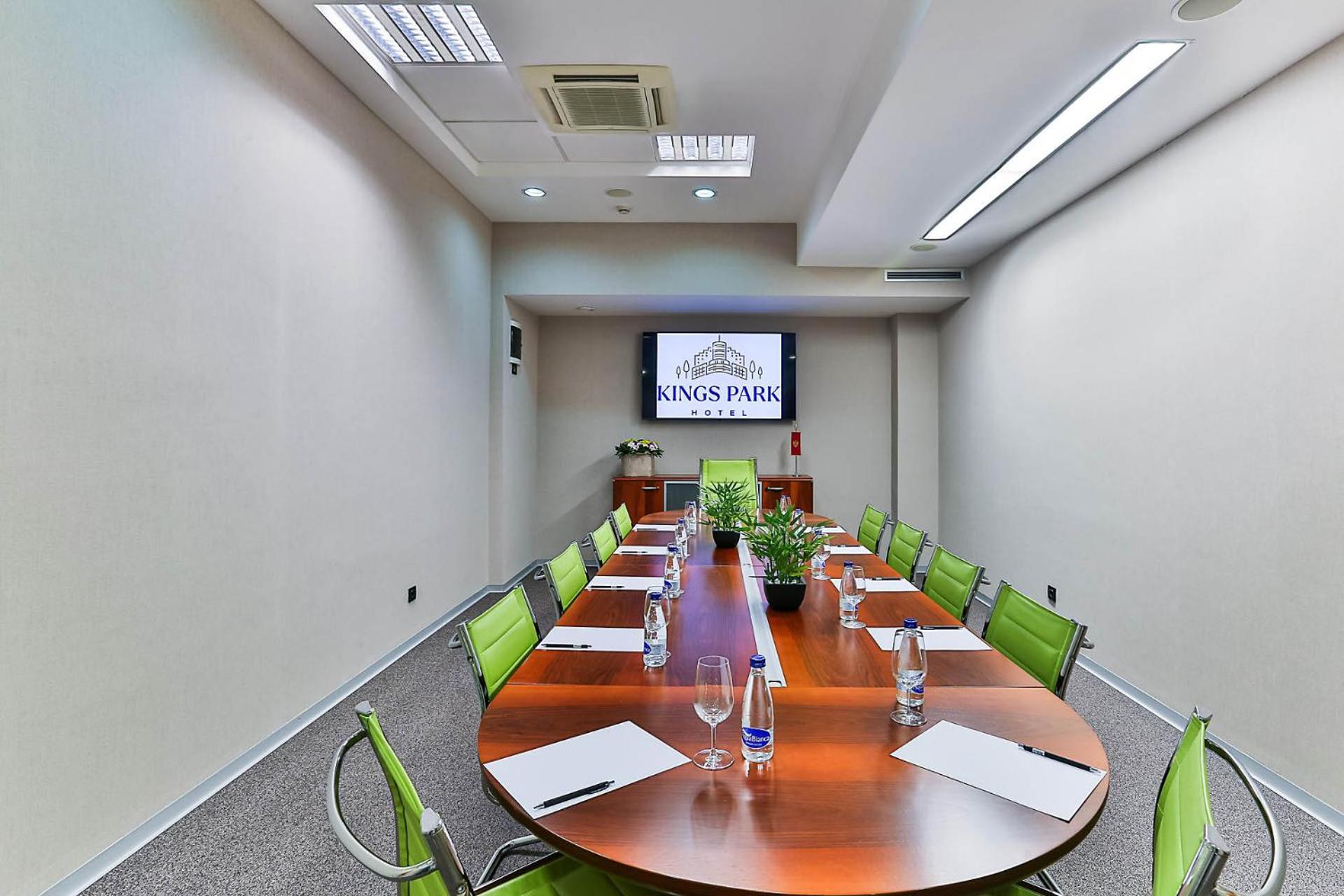 Kings Park Hotel Podgorica Esterno foto